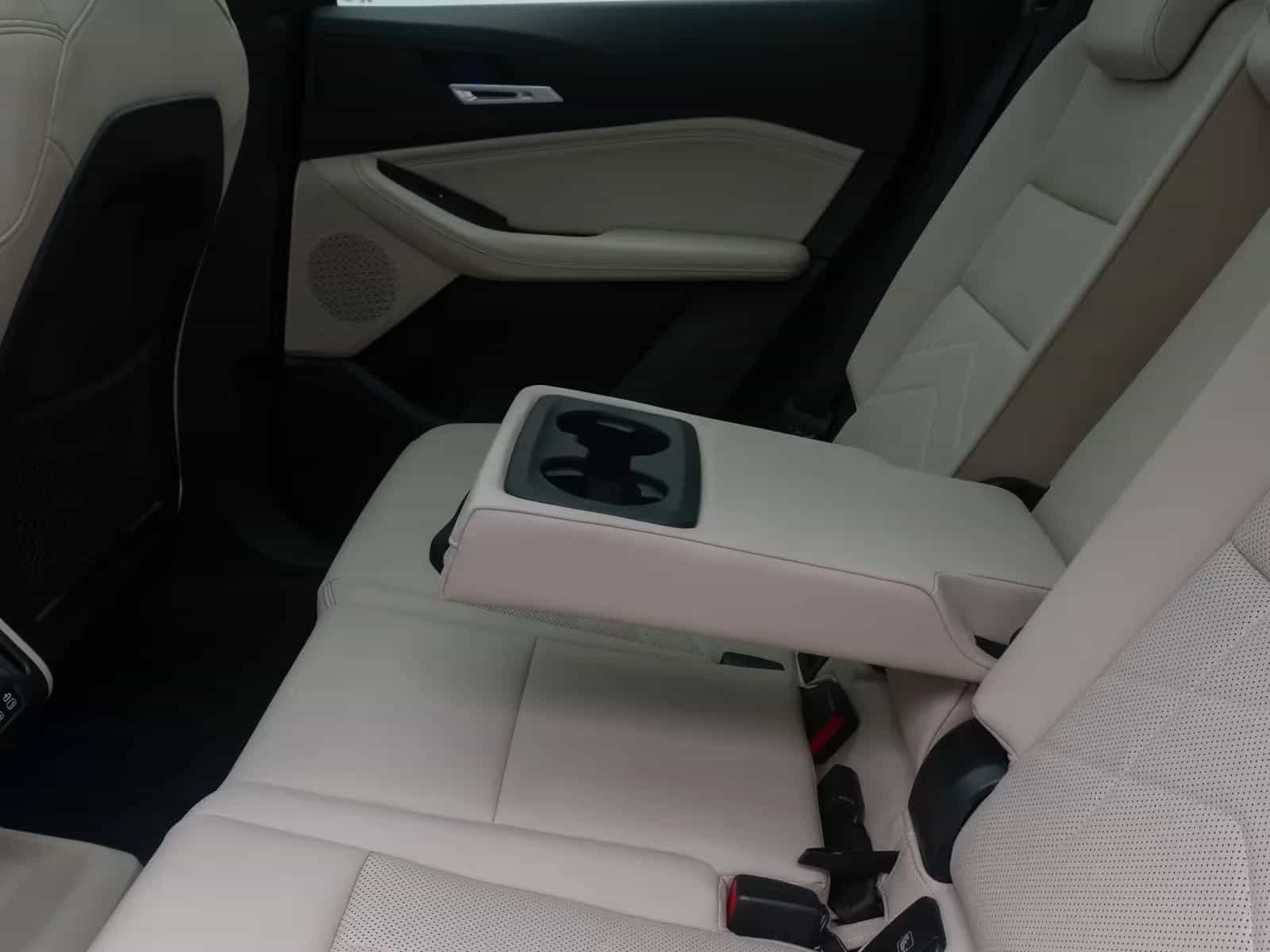 BMW 2 Series Active Tourer 02/2023-photo-26
