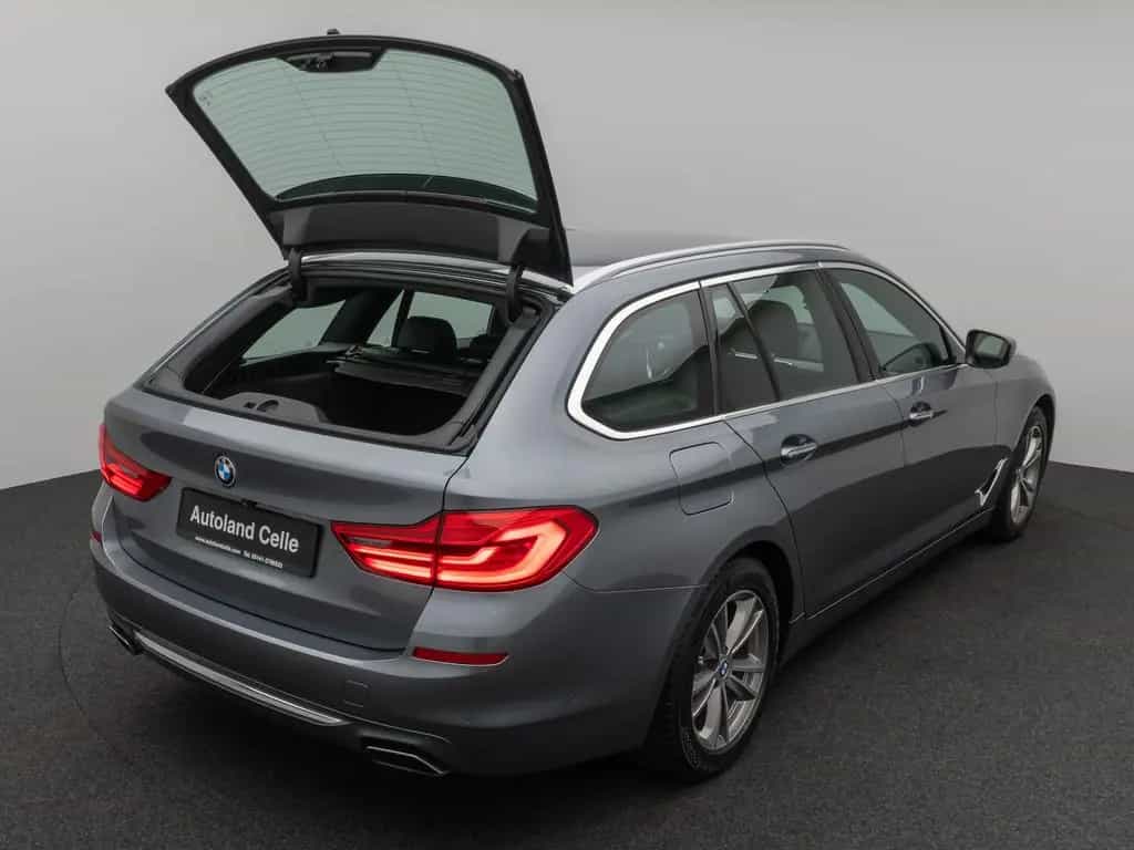 BMW 5 Series 540i xD Luxury Line Kamera HUD HiFi Komfort AHK 04/2018-photo-13
