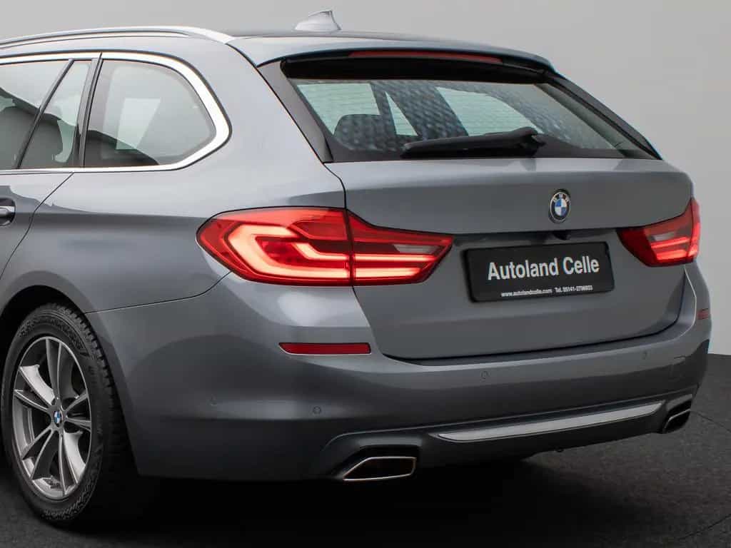 BMW 5 Series 540i xD Luxury Line Kamera HUD HiFi Komfort AHK 04/2018-photo-14