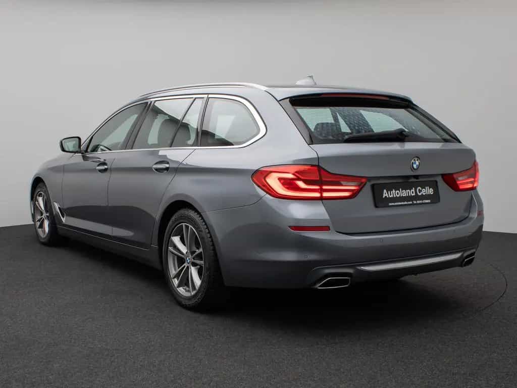 BMW 5 Series 540i xD Luxury Line Kamera HUD HiFi Komfort AHK 04/2018-photo-8