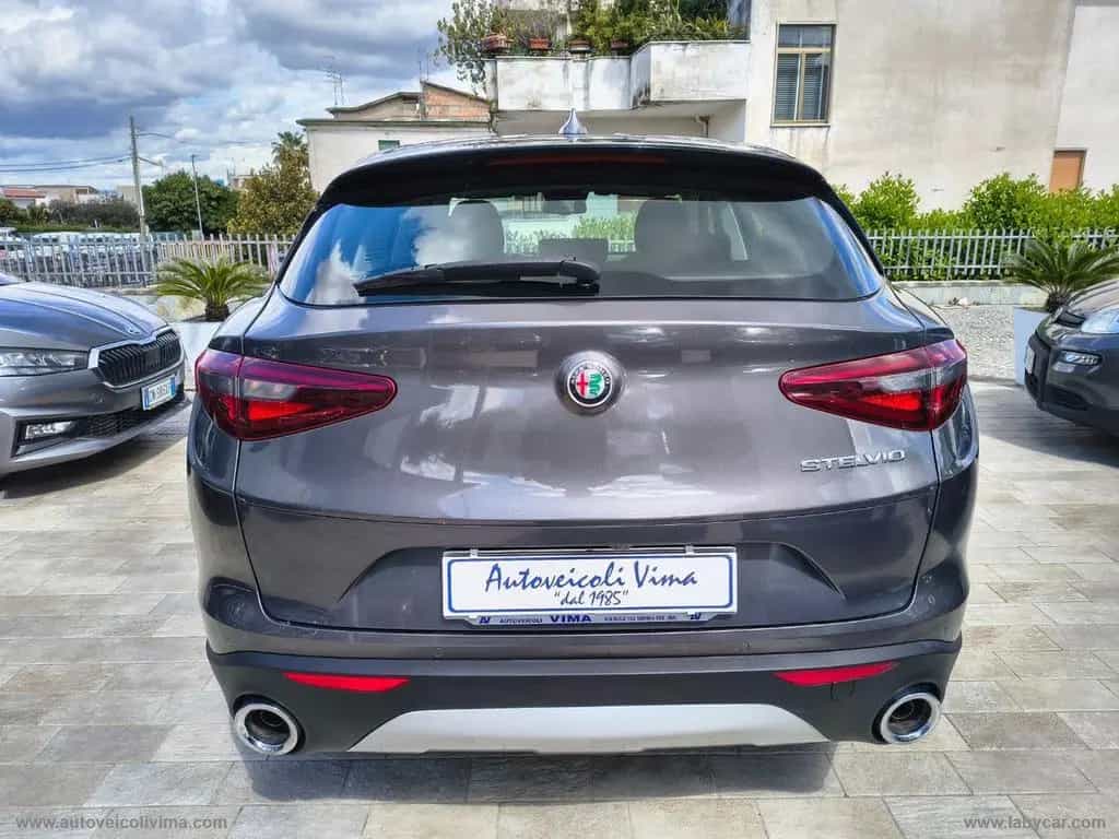 Alfa Romeo Stelvio ROMEO Stelvio 2.2 T.diesel 160CV AT8 RWD Bu 10/2021-photo-4