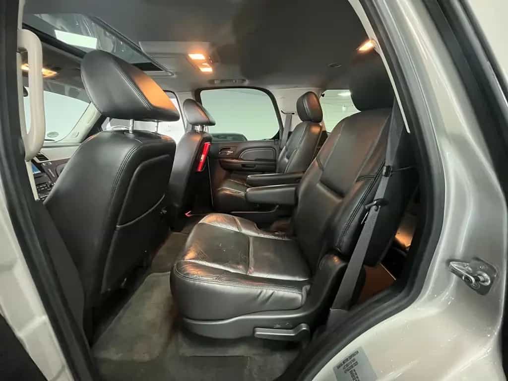 Cadillac Escalade 6,2l V8/EU-Modell/6-Sitzer/TÜV 2027/AHK 01/2010-photo-12