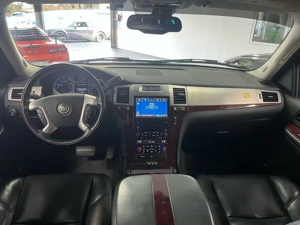 Cadillac Escalade 6,2l V8/EU-Modell/6-Sitzer/TÜV 2027/AHK 01/2010-photo-14