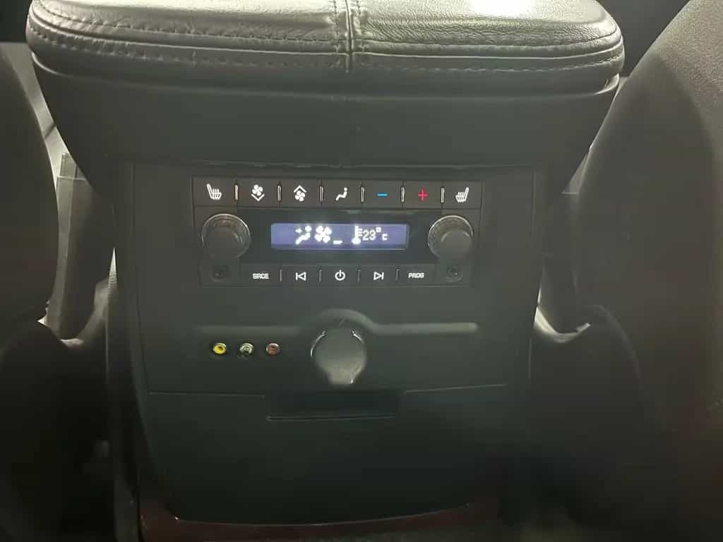 Cadillac Escalade 6,2l V8/EU-Modell/6-Sitzer/TÜV 2027/AHK 01/2010-photo-15