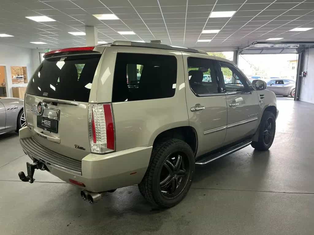 Cadillac Escalade 6,2l V8/EU-Modell/6-Sitzer/TÜV 2027/AHK 01/2010-photo-9