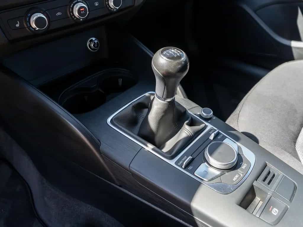 Audi A3 Limousine 1.5 TFSI Xenon Navi PDC SHZ AHK 08/2017-photo-13