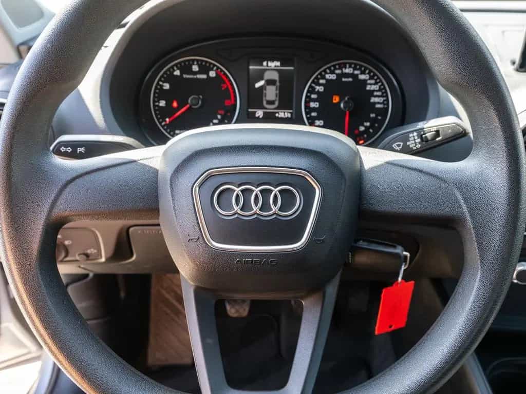 Audi A3 Limousine 1.5 TFSI Xenon Navi PDC SHZ AHK 08/2017-photo-15