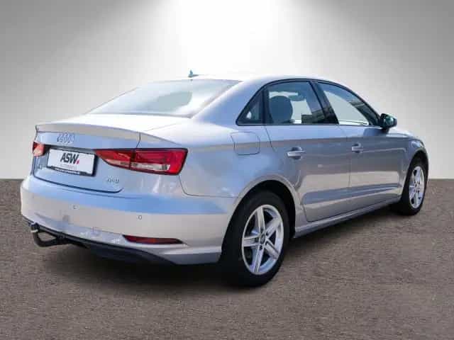 Audi A3 Limousine 1.5 TFSI Xenon Navi PDC SHZ AHK 08/2017-photo-2