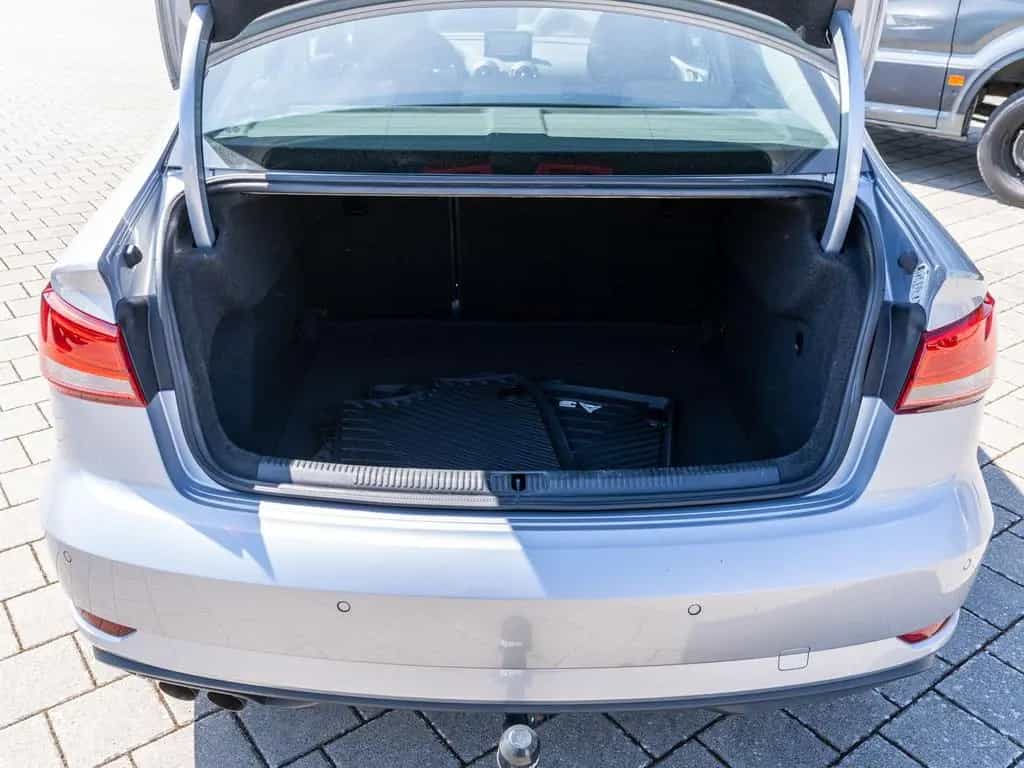 Audi A3 Limousine 1.5 TFSI Xenon Navi PDC SHZ AHK 08/2017-photo-8