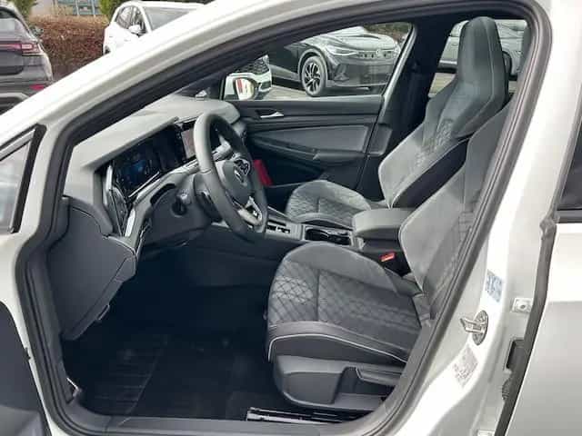 Volkswagen Golf VIII Variant R-Line Matrix Pano AHK DCC 08/2022-photo-10