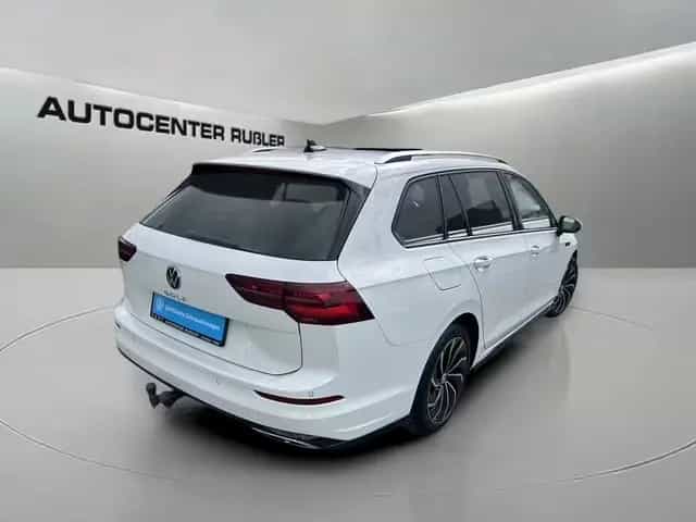Volkswagen Golf VIII Variant R-Line Matrix Pano AHK DCC 08/2022-photo-4