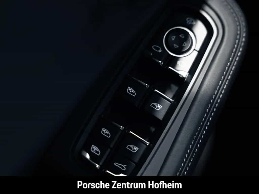 Porsche Macan Turbo Sportabgasanlage 21-Zoll BOSE LED 01/2021-photo-21