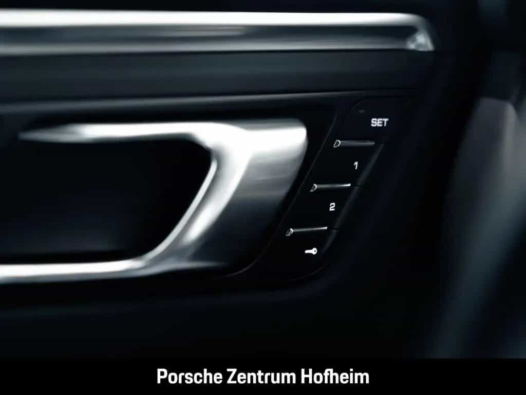 Porsche Macan Turbo Sportabgasanlage 21-Zoll BOSE LED 01/2021-photo-28
