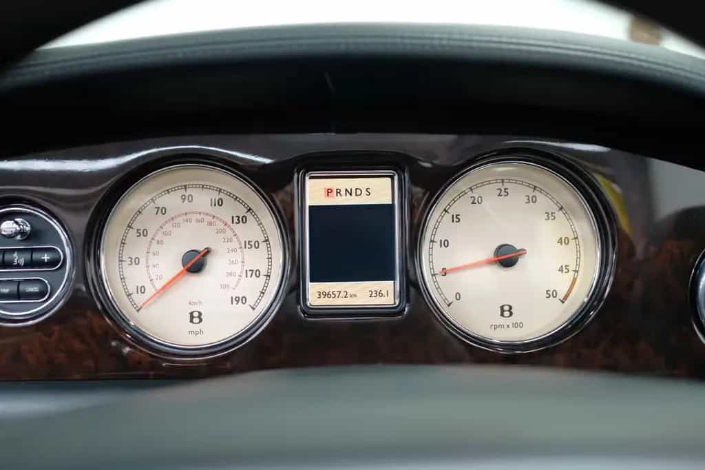 Bentley Azure /BEWERTUNG NOTE 2+/SERVICE 12.000€/HISTORIE 07/2008-photo-15