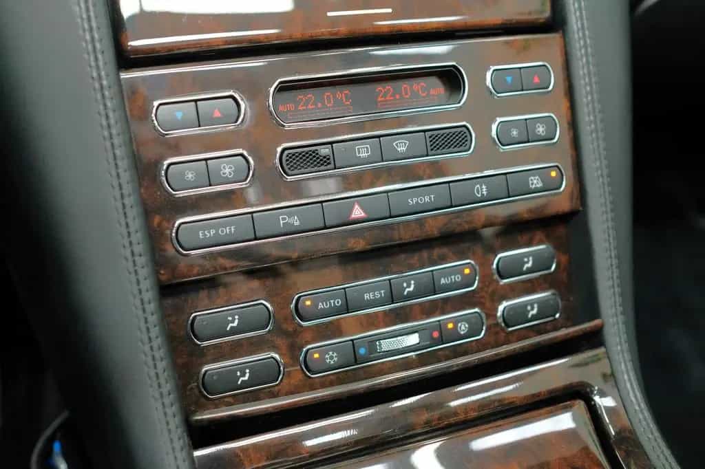 Bentley Azure /BEWERTUNG NOTE 2+/SERVICE 12.000€/HISTORIE 07/2008-photo-17
