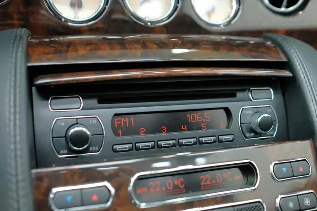 Bentley Azure /BEWERTUNG NOTE 2+/SERVICE 12.000€/HISTORIE 07/2008-photo-18