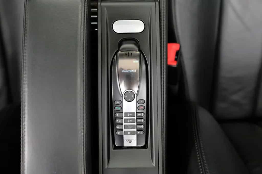 Bentley Azure /BEWERTUNG NOTE 2+/SERVICE 12.000€/HISTORIE 07/2008-photo-24