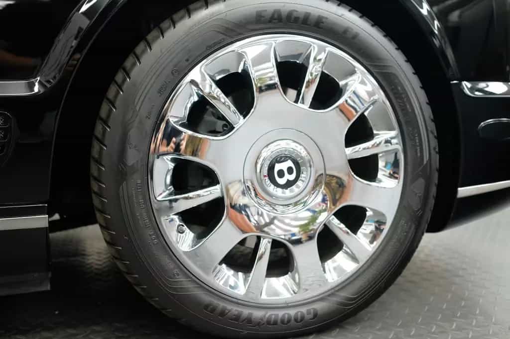 Bentley Azure /BEWERTUNG NOTE 2+/SERVICE 12.000€/HISTORIE 07/2008-photo-9