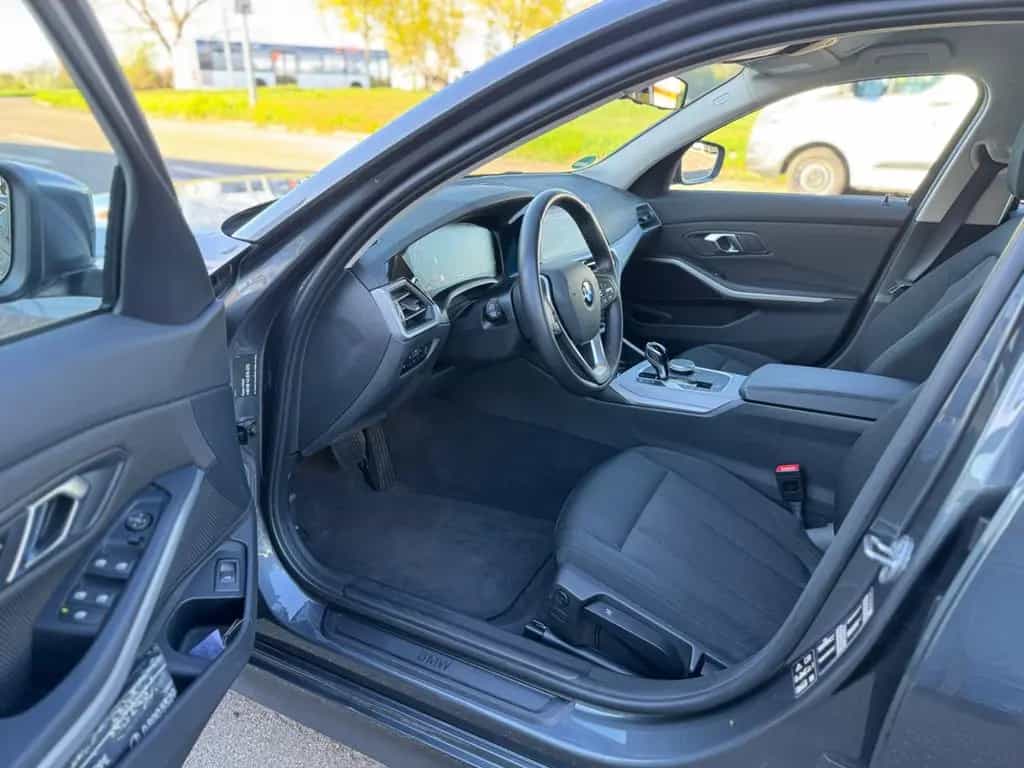 BMW 320 d Touring xDrive Navi LED Live Cockpit PDC 1 02/2022-photo-10
