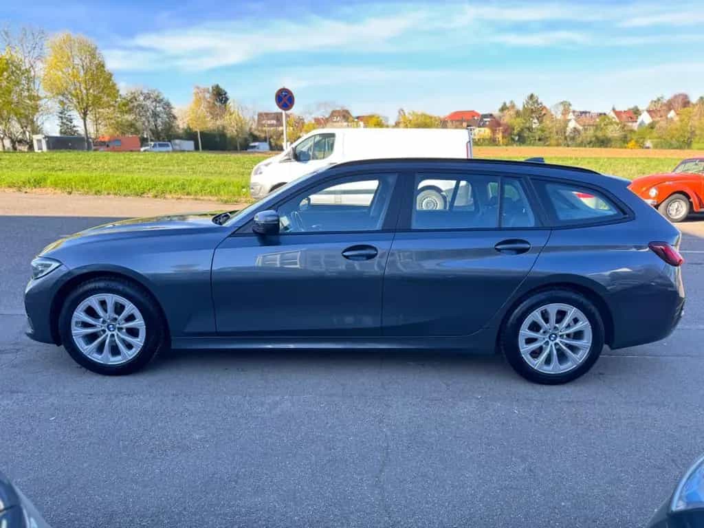 BMW 320 d Touring xDrive Navi LED Live Cockpit PDC 1 02/2022-photo-2