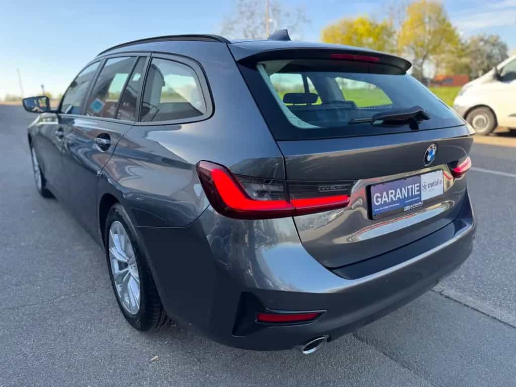 BMW 320 d Touring xDrive Navi LED Live Cockpit PDC 1 02/2022-photo-3