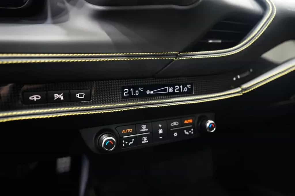 Ferrari F8 Spider*RACING-SEATS*LIFT*PASSENGER-DISPLAY* 07/2023-photo-21