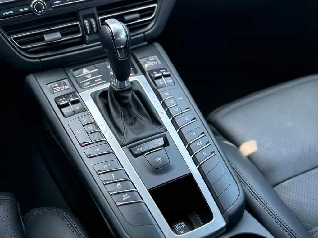 Porsche Macan TURBO 21"TURBORAD LED BOSE SAGA APPROVED 11/2019-photo-18
