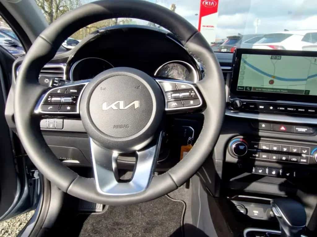 Kia Ceed SW 1.5 T-GDI DCT7 Spirit 03/2026-photo-11