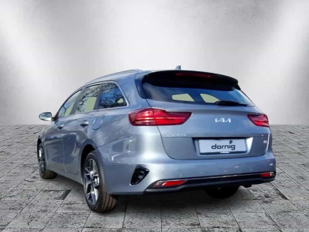 Kia Ceed SW 1.5 T-GDI DCT7 Spirit 03/2026-photo-3