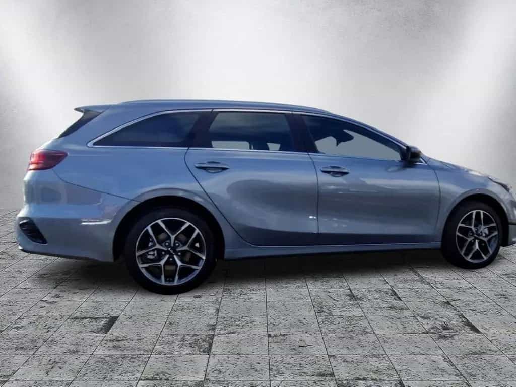 Kia Ceed SW 1.5 T-GDI DCT7 Spirit 03/2026-photo-5