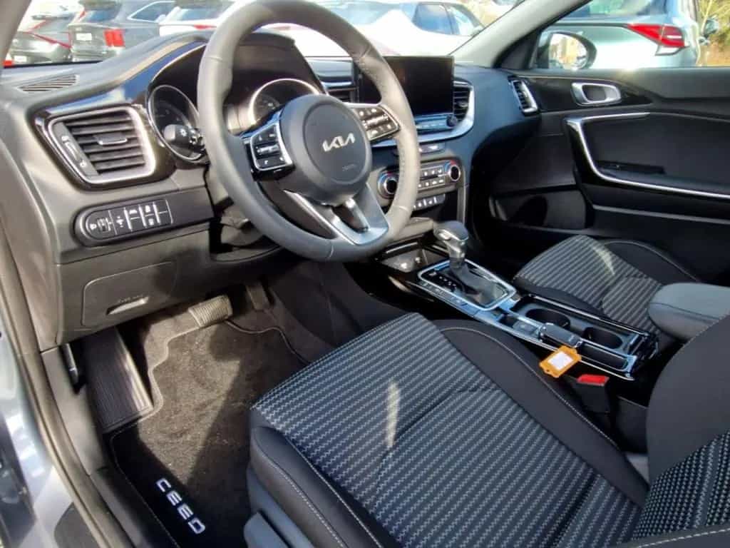 Kia Ceed SW 1.5 T-GDI DCT7 Spirit 03/2026-photo-8