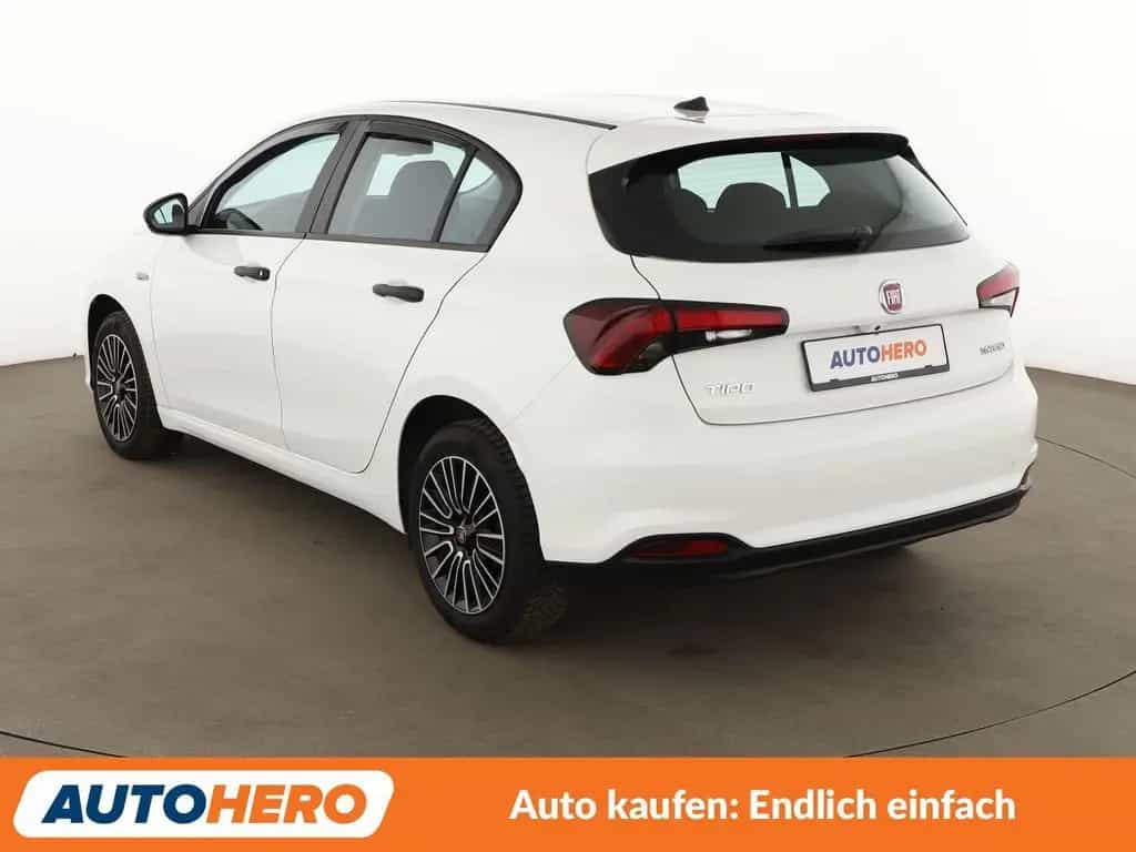 Fiat Tipo 1.5 Mild-Hybrid Cross Aut. *LED*ACC*CAM* 05/2024-photo-3