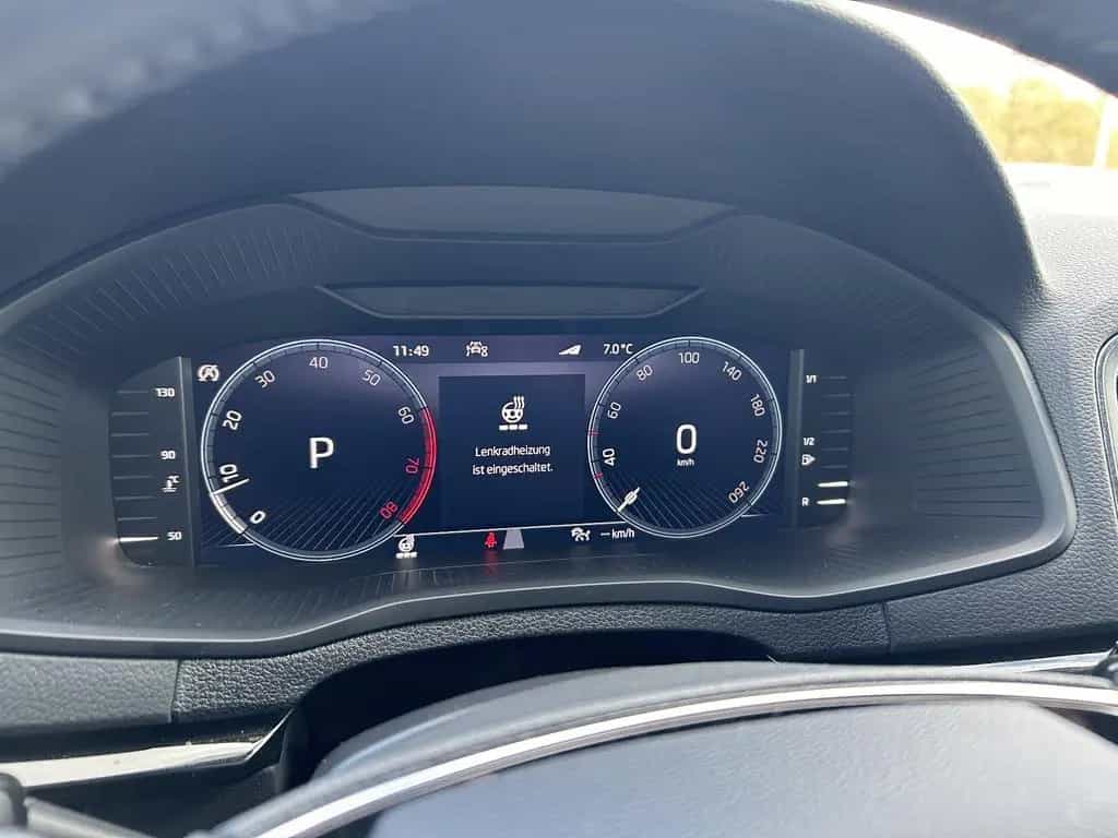Skoda Karoq AHK Shz SmartLink LED Virtual Cockpit 06/2023-photo-17