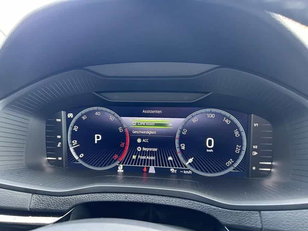 Skoda Karoq AHK Shz SmartLink LED Virtual Cockpit 06/2023-photo-18