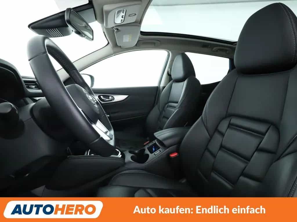 Nissan Qashqai 1.3 DIG-T Akari Aut*NAVI*LED*TEMPO*CAM* 04/2021-photo-9