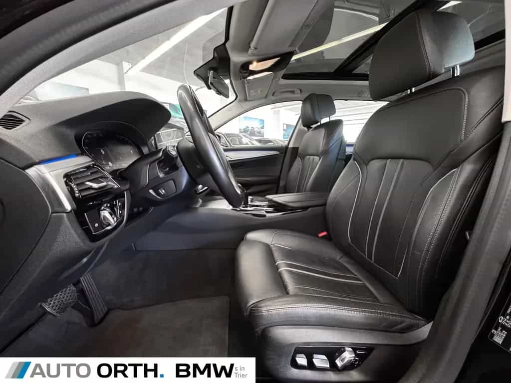 BMW 520 d Touring AUT. LEDER PANO HUD KOMF.SITZE AHK 04/2021-photo-11