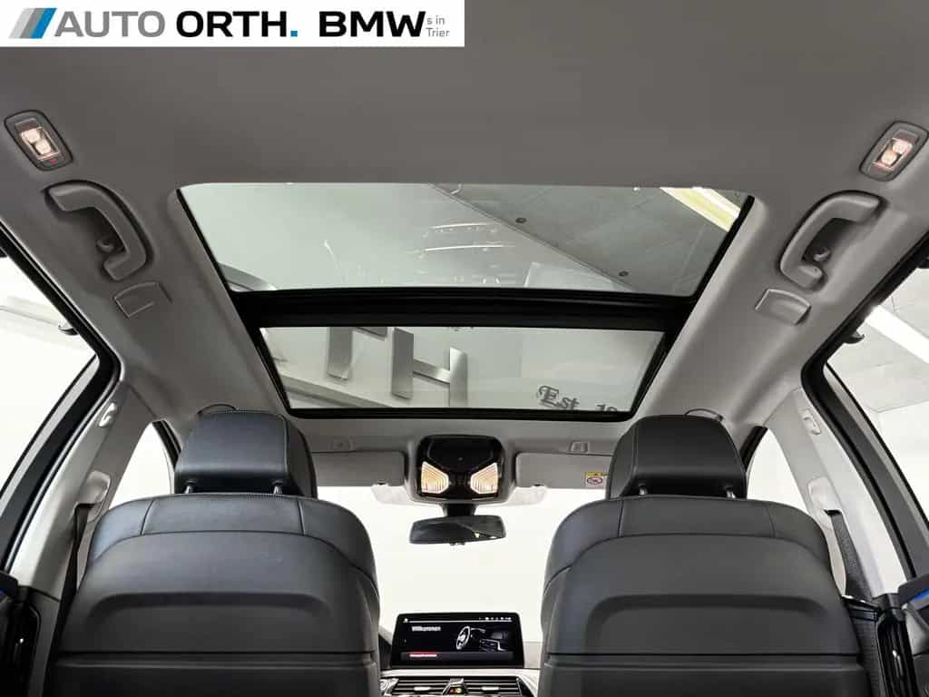 BMW 520 d Touring AUT. LEDER PANO HUD KOMF.SITZE AHK 04/2021-photo-24