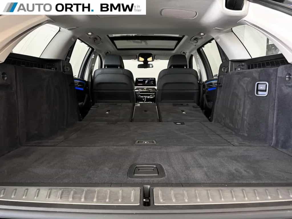 BMW 520 d Touring AUT. LEDER PANO HUD KOMF.SITZE AHK 04/2021-photo-28