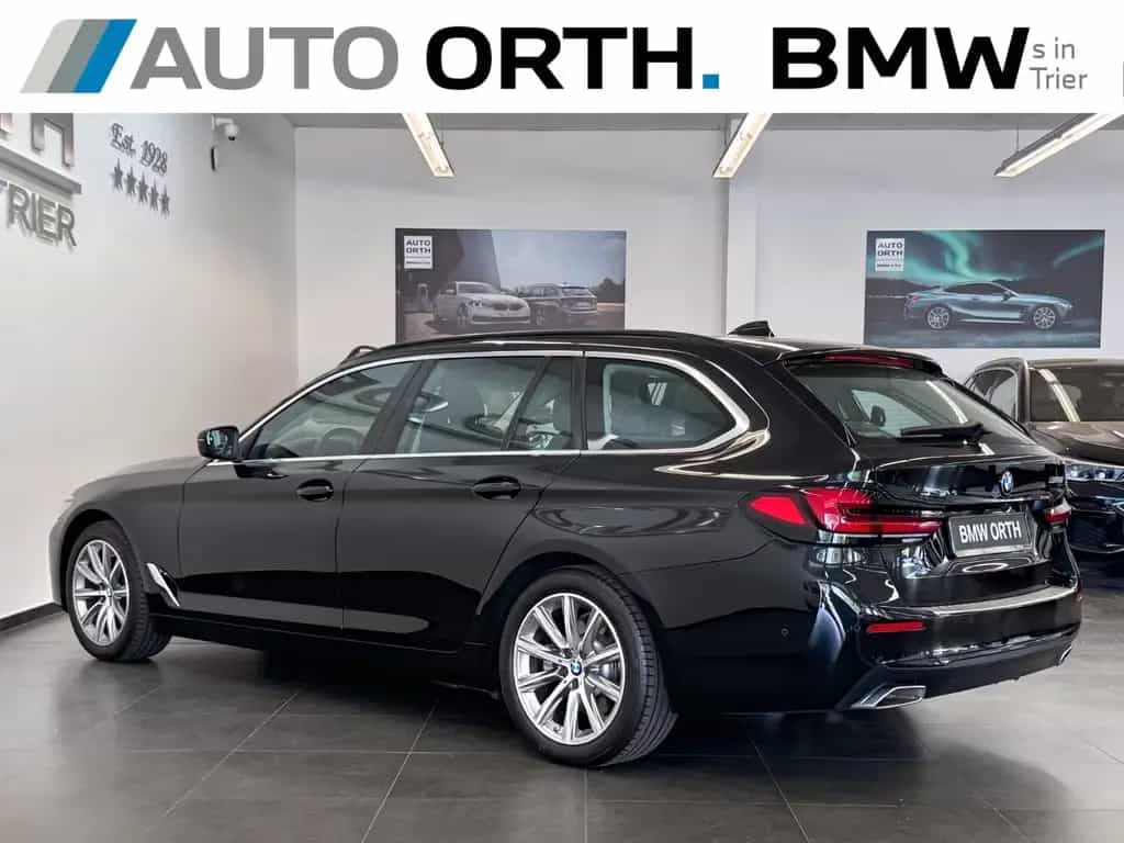 BMW 520 d Touring AUT. LEDER PANO HUD KOMF.SITZE AHK 04/2021-photo-3