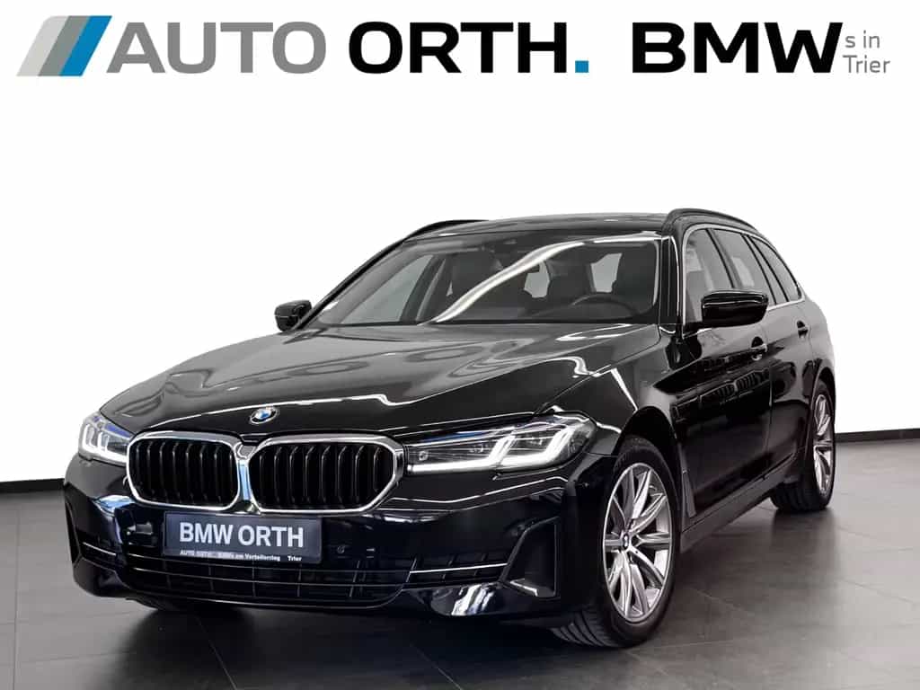 BMW 520 d Touring AUT. LEDER PANO HUD KOMF.SITZE AHK 04/2021-photo-4