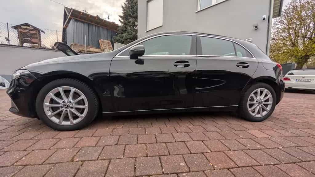 Mercedes-Benz A-Class 200 Teilleder,Navi,wenigKM,RFK,PDC 07/2018-photo-1