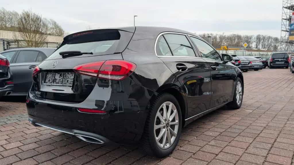Mercedes-Benz A-Class 200 Teilleder,Navi,wenigKM,RFK,PDC 07/2018-photo-4
