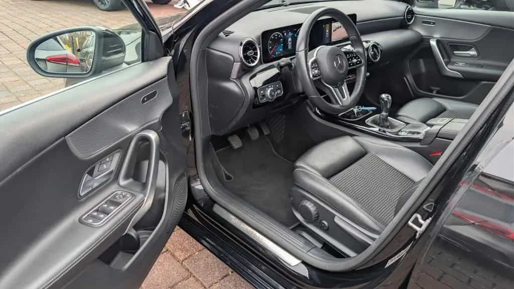 Mercedes-Benz A-Class 200 Teilleder,Navi,wenigKM,RFK,PDC 07/2018-photo-8