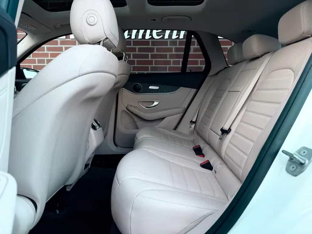 Mercedes-Benz GLC 250 4Matic AMG*Pano*Scheckheft*1.HD 08/2018-photo-12