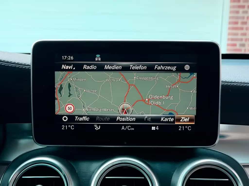 Mercedes-Benz GLC 250 4Matic AMG*Pano*Scheckheft*1.HD 08/2018-photo-14