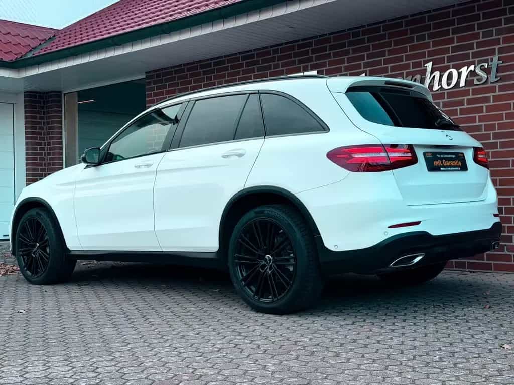 Mercedes-Benz GLC 250 4Matic AMG*Pano*Scheckheft*1.HD 08/2018-photo-2