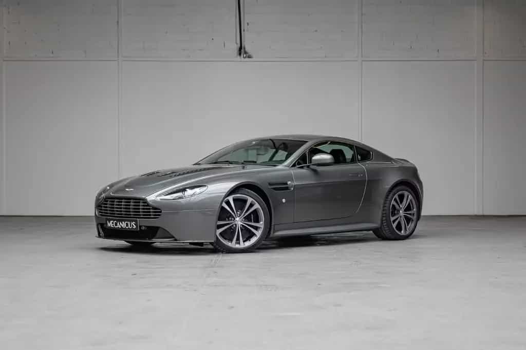 Aston Martin V12 Vantage *Manual / Aston Martin Service* 09/2009-photo-1