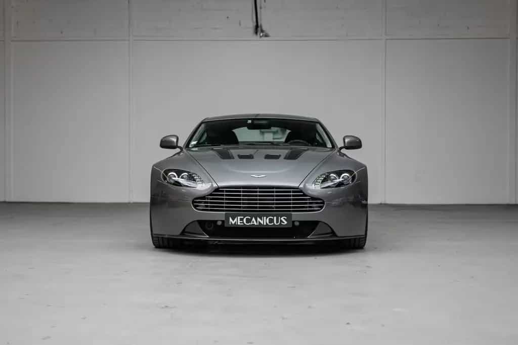 Aston Martin V12 Vantage *Manual / Aston Martin Service* 09/2009-photo-3