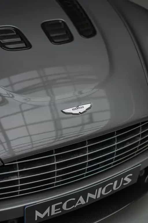 Aston Martin V12 Vantage *Manual / Aston Martin Service* 09/2009-photo-33