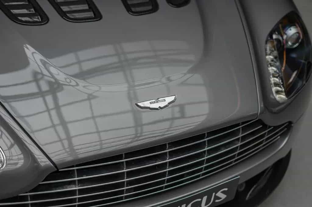 Aston Martin V12 Vantage *Manual / Aston Martin Service* 09/2009-photo-43
